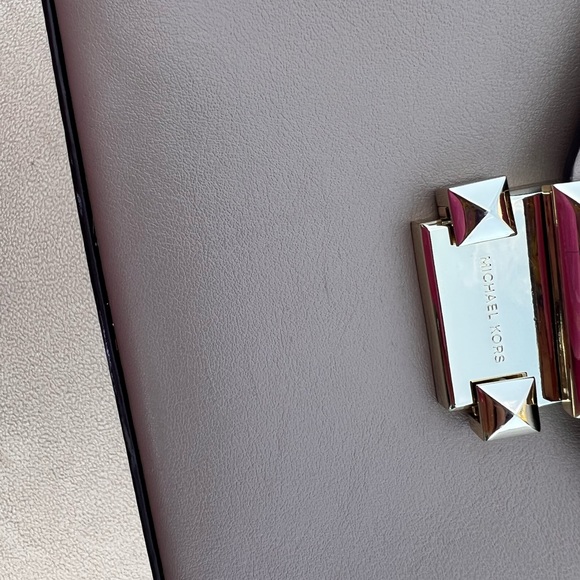 Michael kors medium Whitney leather satchel - Picture 15 of 15